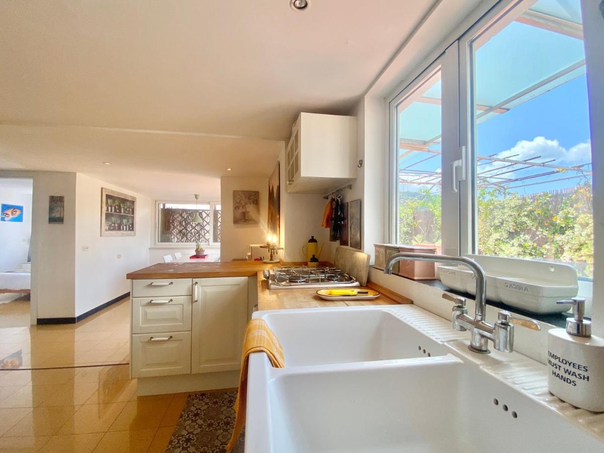 Casaviva - Apt With Terrace And Parking In Rapallo Buitenkant foto